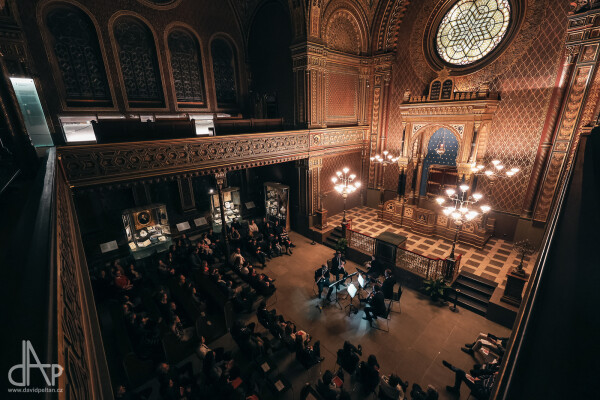 věčná naděje, festival,klasická hudba, quintet, belfiato quintet, dechový kvintet,hudba, koncert, španělská synagoga, praha, prague,revel,židovská synagoga,publikum,ondřej zámečník, skladatel, fotograf david peltán